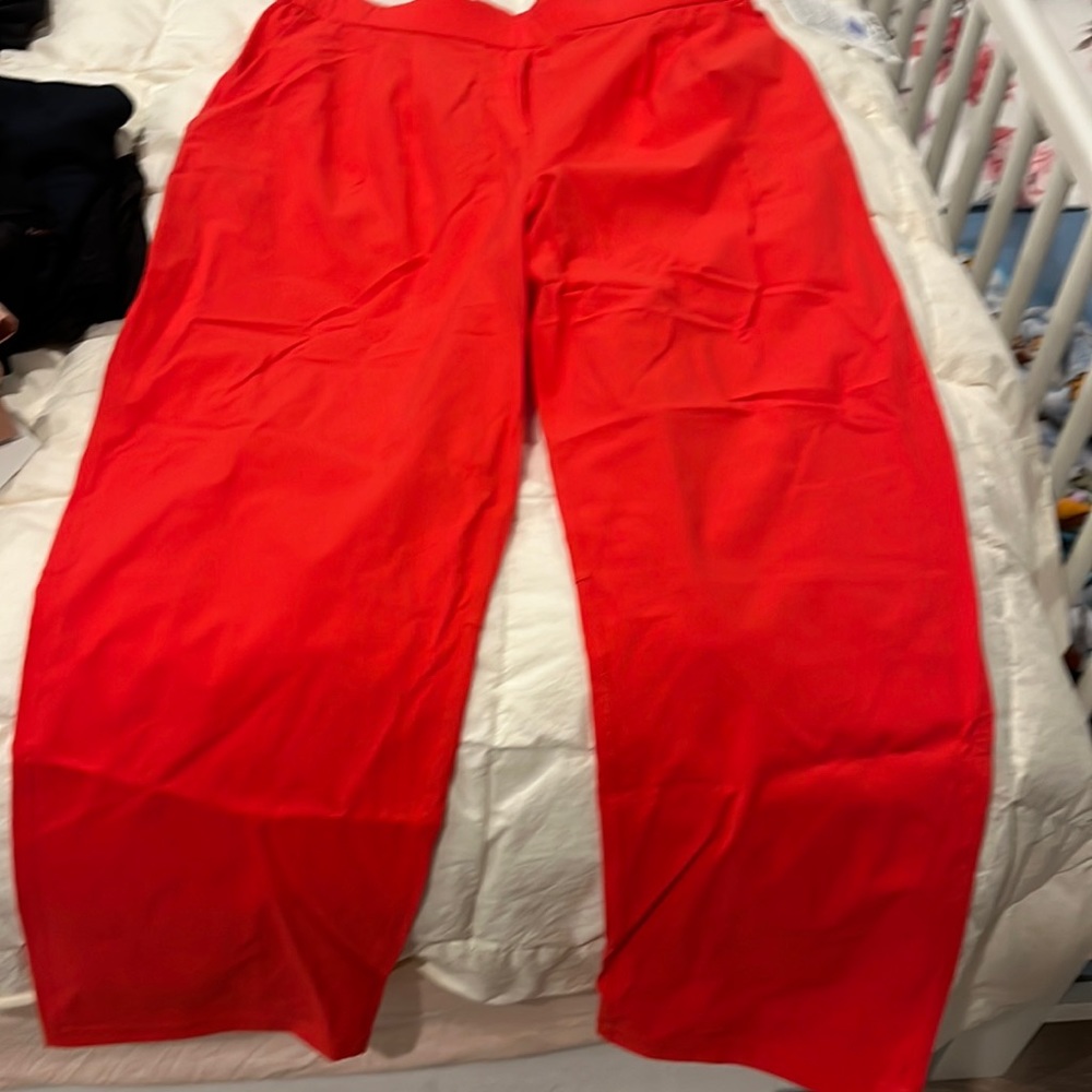 Lululemon trouser crop pants